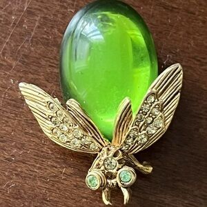 Vintage Oscar De la Renta Signed Green Glass Cabochan Insect Brooch Pin